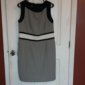 Sleeveless dress